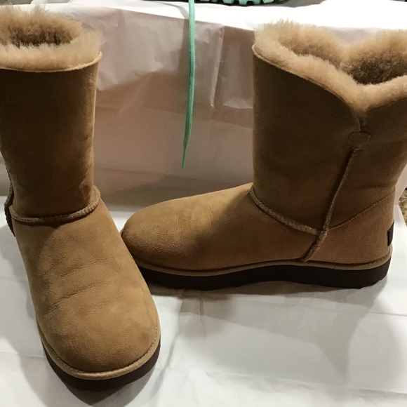 UGG Shoes - Ugg Classic Cuff Short Boot. Size women's 9